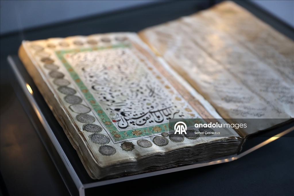 Mevlana Müzesi'nin koleksiyonuna Mevlevi dervişlerinin kullandığı 171 yeni parça eklendi