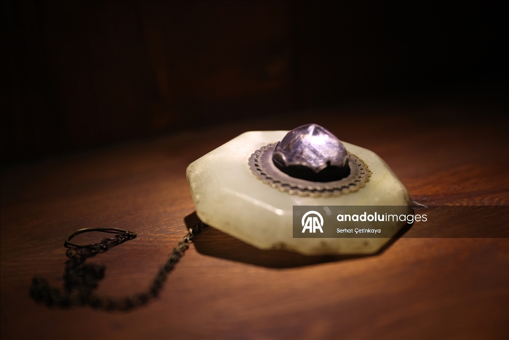 Mevlana Müzesi'nin koleksiyonuna Mevlevi dervişlerinin kullandığı 171 yeni parça eklendi