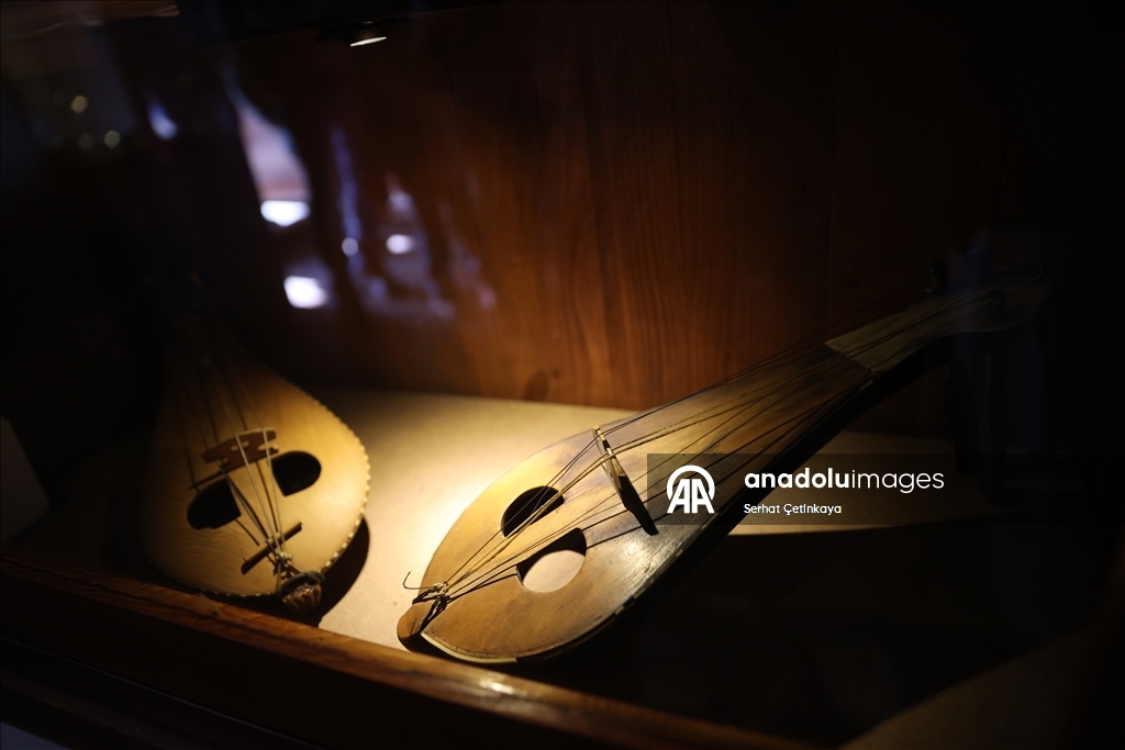 Mevlana Müzesi'nin koleksiyonuna Mevlevi dervişlerinin kullandığı 171 yeni parça eklendi