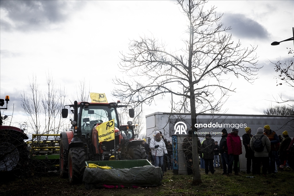 Strazburg'da çiftçiler AB-Mercosur ticaret anlaşmasını protesto etti