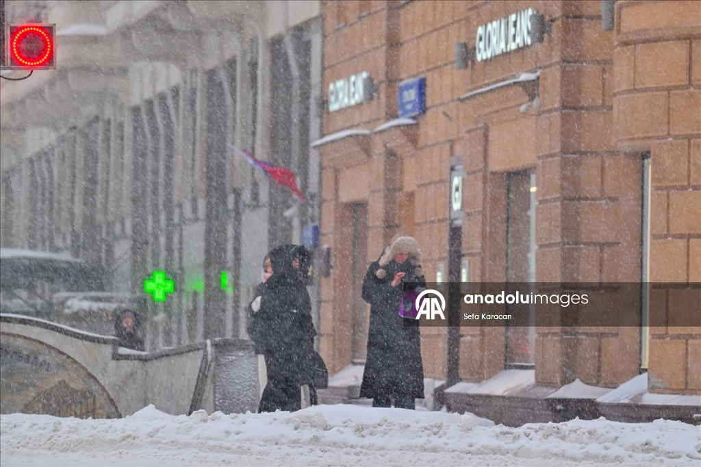 Moskova'da kar yağışı