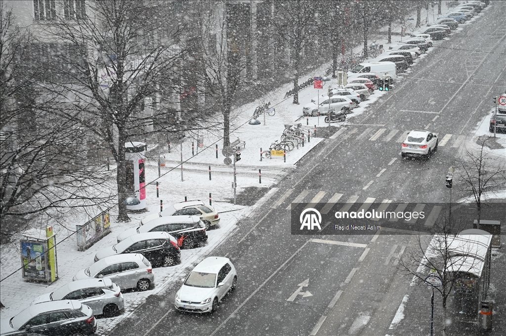 Viyana’da kar yağışı etkili oldu