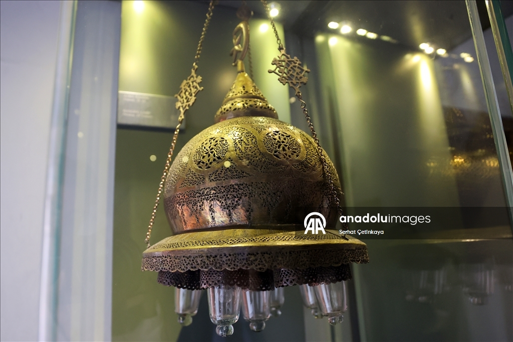 Mevlana Müzesi'nin koleksiyonuna Mevlevi dervişlerinin kullandığı 171 yeni parça eklendi