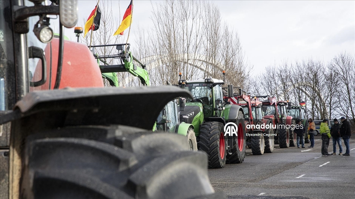 Strazburg'da çiftçiler AB-Mercosur ticaret anlaşmasını protesto etti
