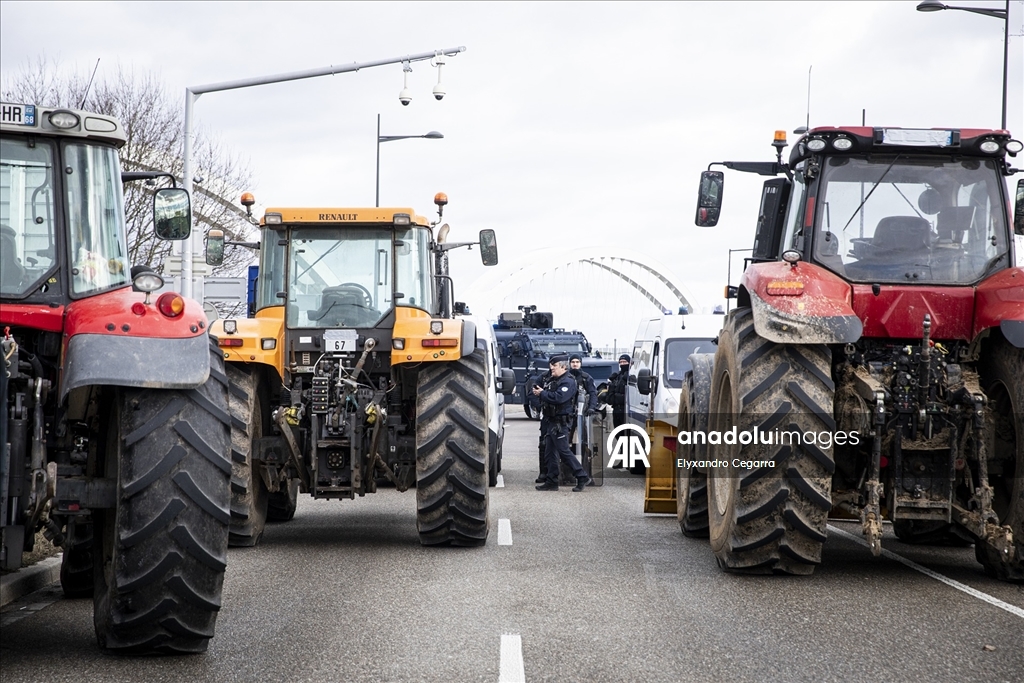 Strazburg'da çiftçiler AB-Mercosur ticaret anlaşmasını protesto etti