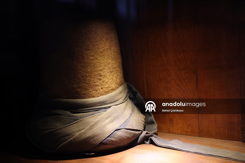 Mevlana Müzesi'nin koleksiyonuna Mevlevi dervişlerinin kullandığı 171 yeni parça eklendi