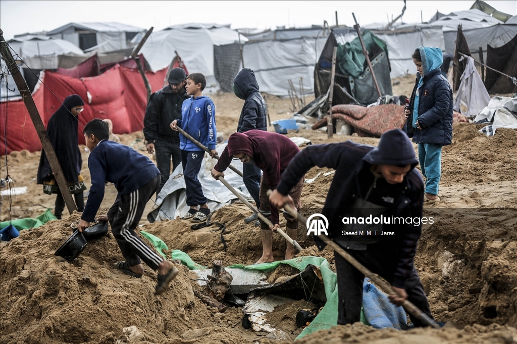 Израиль продолжил воздушные и артиллерийские обстрелы сектора Газа