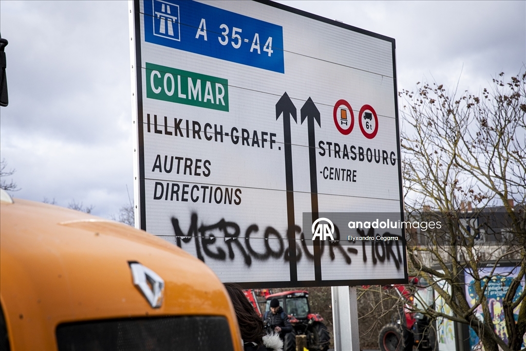 Strazburg'da çiftçiler AB-Mercosur ticaret anlaşmasını protesto etti
