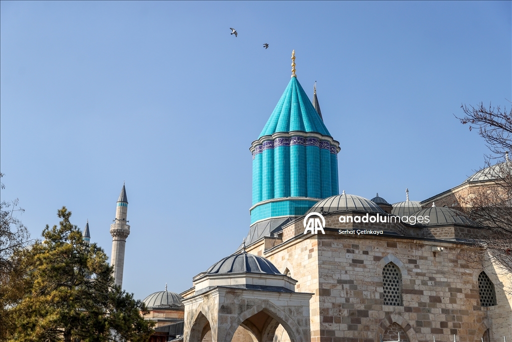 Mevlana Müzesi'nin koleksiyonuna Mevlevi dervişlerinin kullandığı 171 yeni parça eklendi