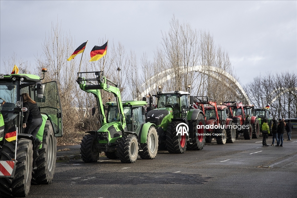 Strazburg'da çiftçiler AB-Mercosur ticaret anlaşmasını protesto etti