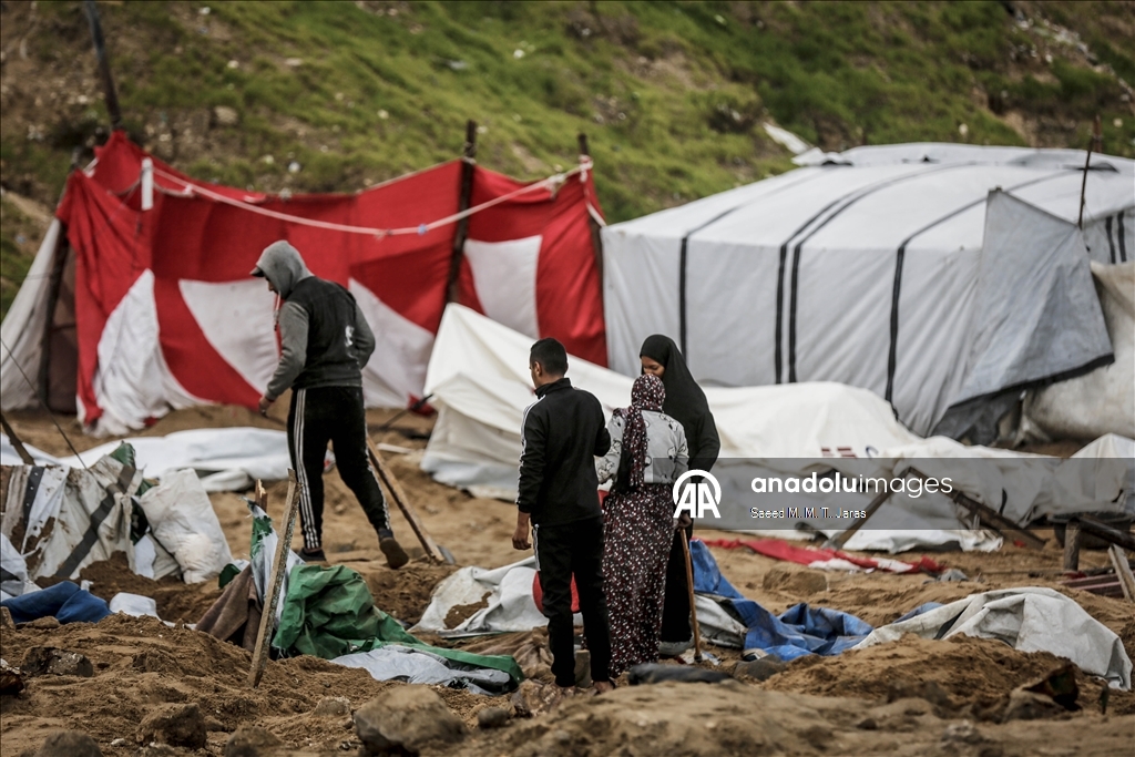 Израиль продолжил воздушные и артиллерийские обстрелы сектора Газа