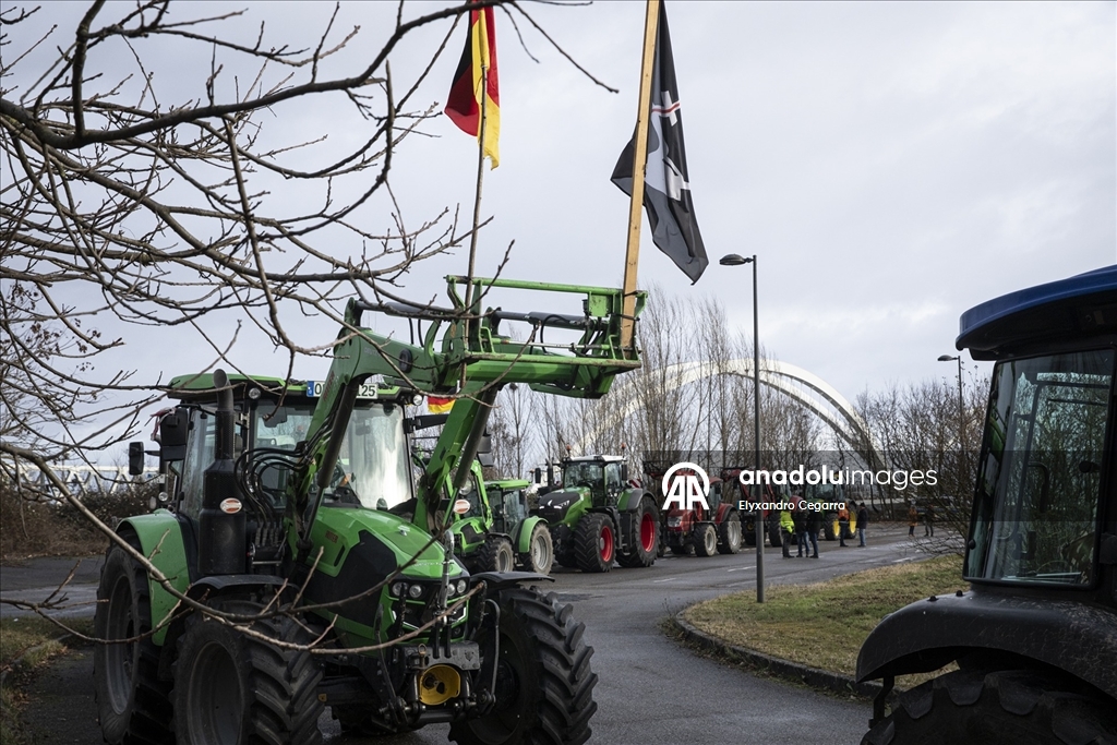 Strazburg'da çiftçiler AB-Mercosur ticaret anlaşmasını protesto etti