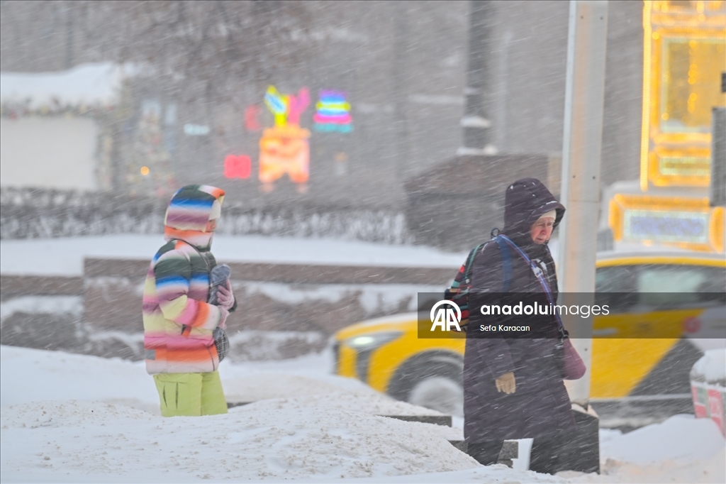 Moskova'da kar yağışı