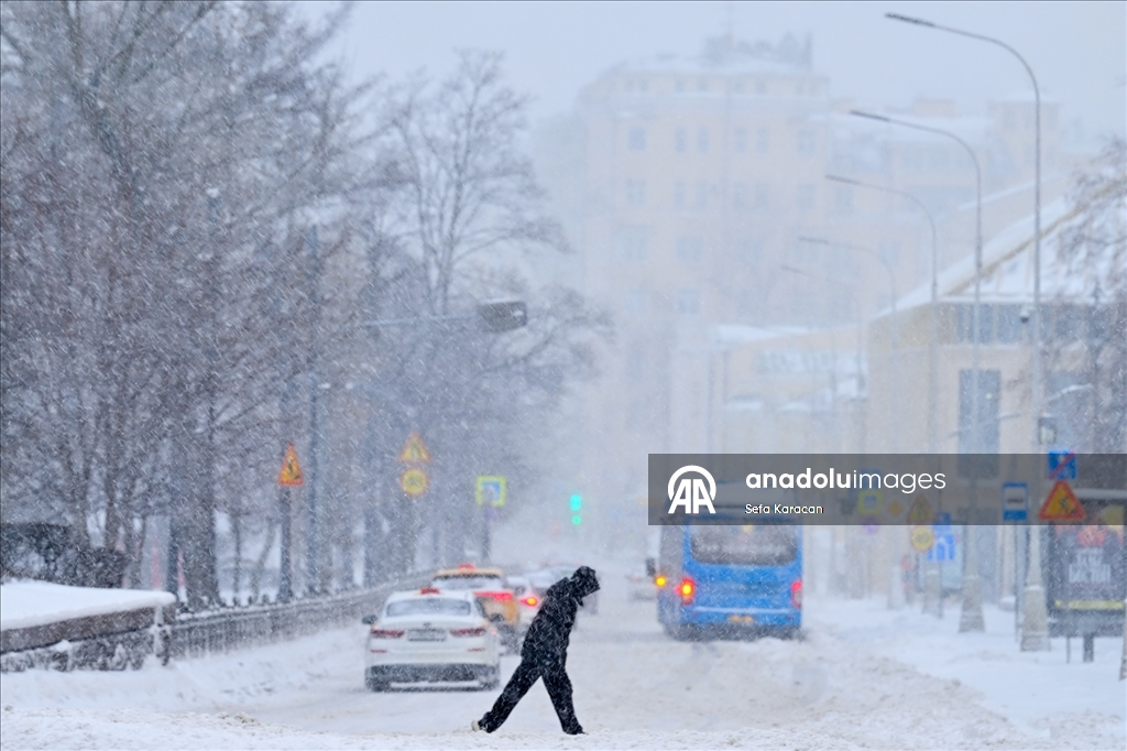 Moskova'da kar yağışı