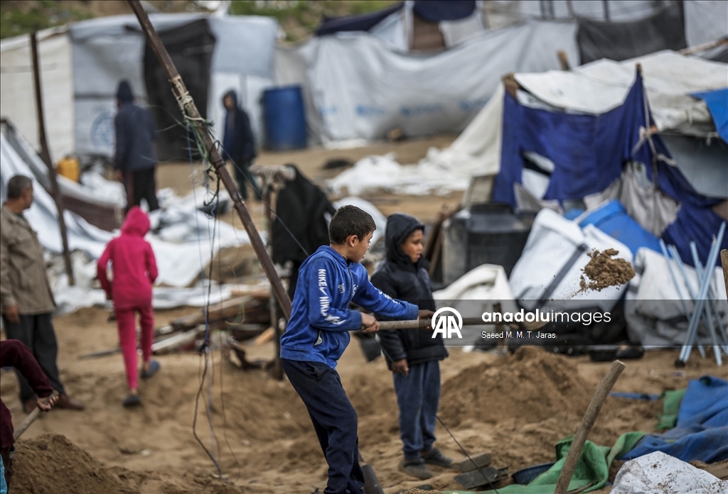 Израиль продолжил воздушные и артиллерийские обстрелы сектора Газа