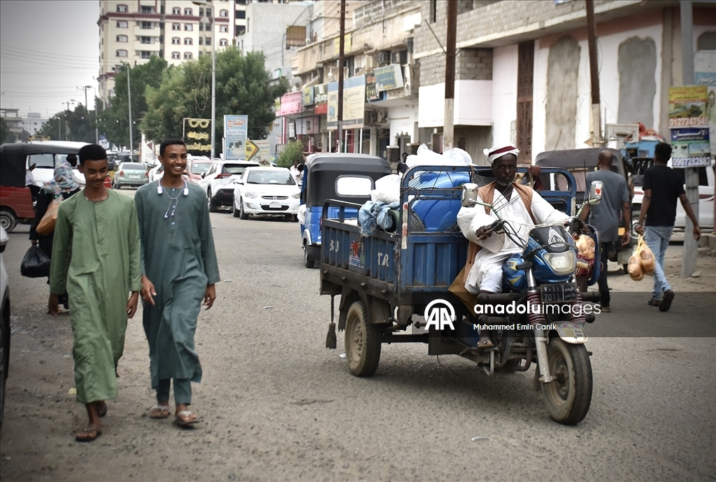 Port Sudan’da hayat tüm zorluklara rağmen sürüyor