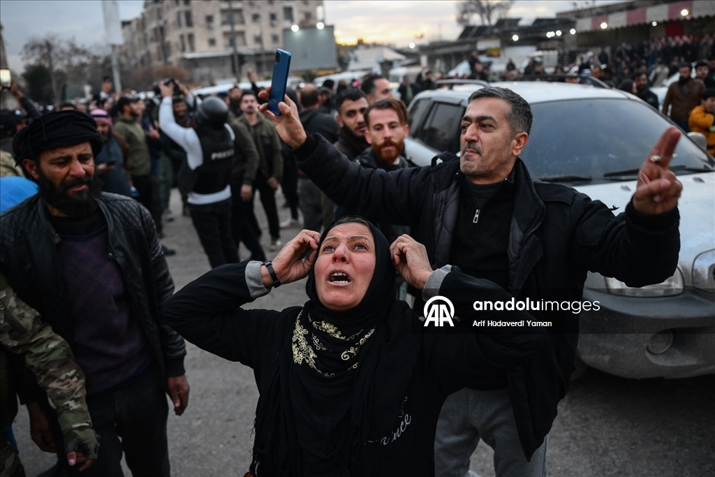 Halep’te, tahliye edilmeyi kabul eden terör örgütü YPG/SDG mensupları otobüslerle Tabka’ya gönderildi