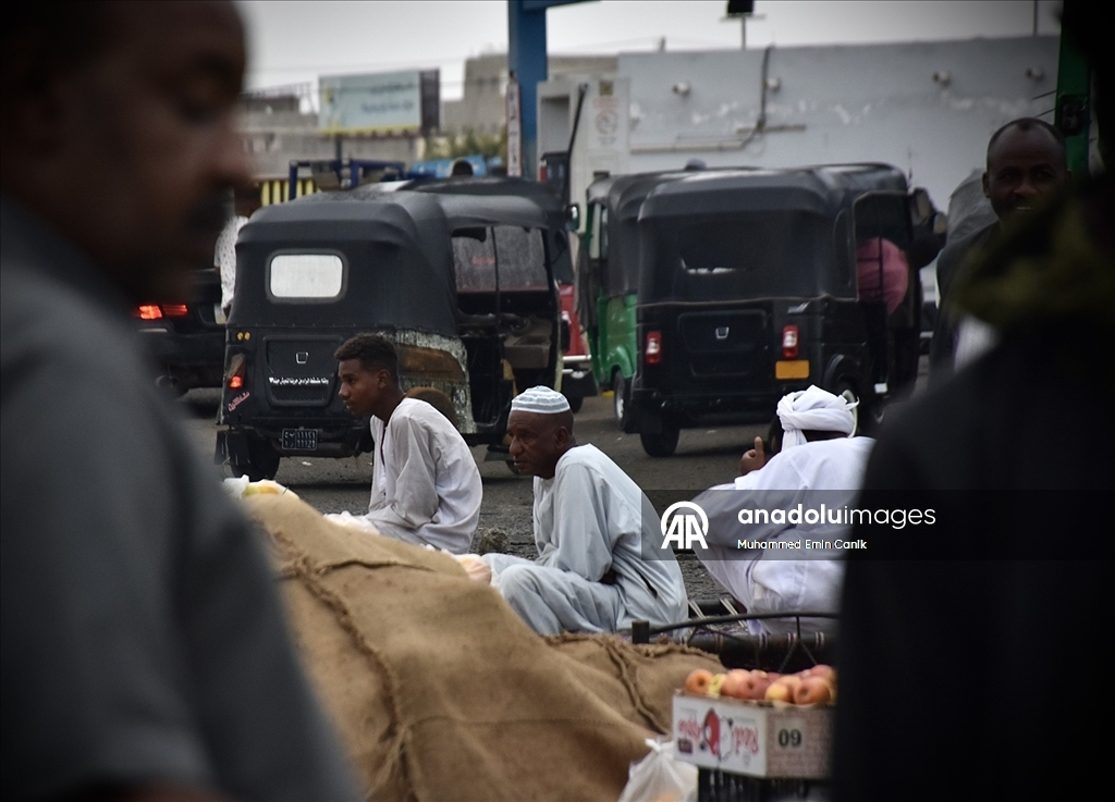 Port Sudan’da hayat tüm zorluklara rağmen sürüyor