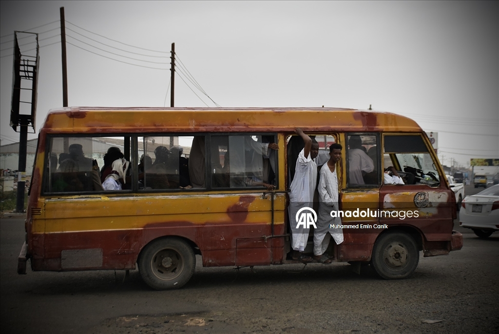 Port Sudan’da hayat tüm zorluklara rağmen sürüyor