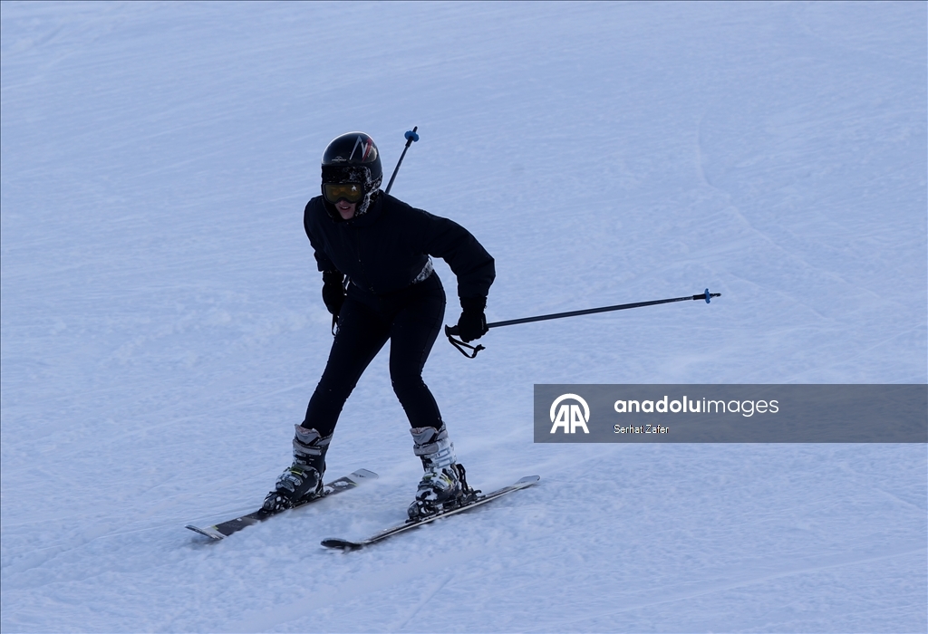 Yıldız Dağı hafta sonu kayakseverlerle doldu