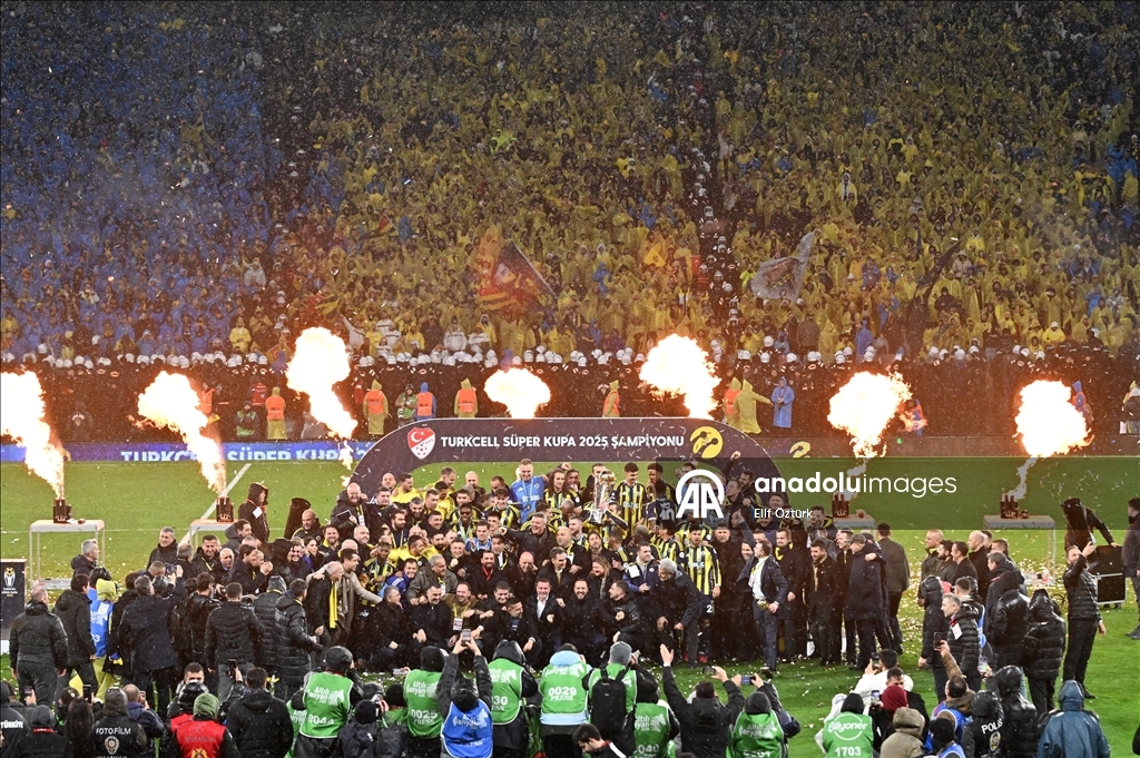 Fenerbahçe, Süper Kupa'nın sahibi oldu