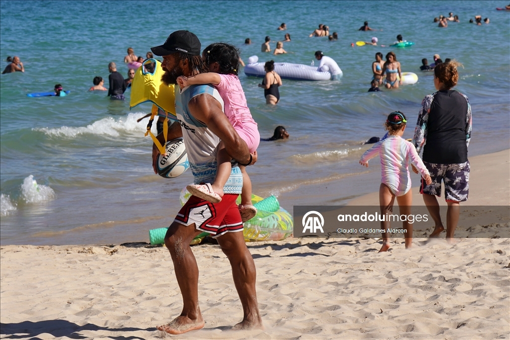 Sıcak hava dalgası Sidney’de plajlarda yoğunluk oluşturdu