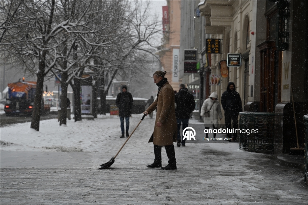 Prag’da kar yağışı etkili oldu