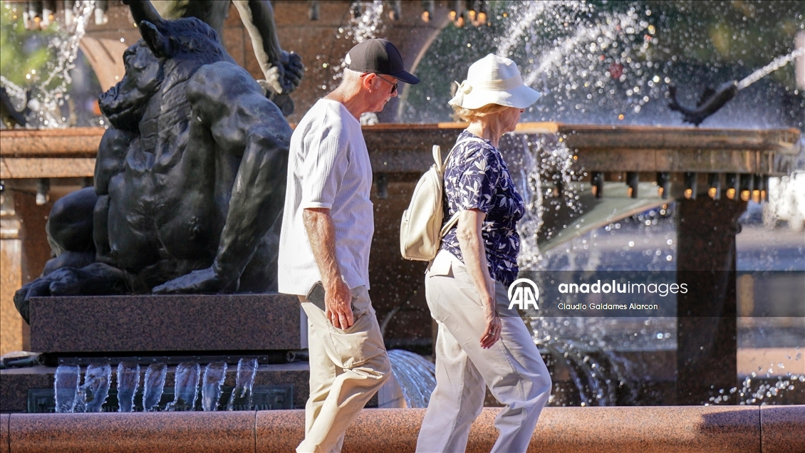 Sıcak hava dalgası Sidney’de plajlarda yoğunluk oluşturdu