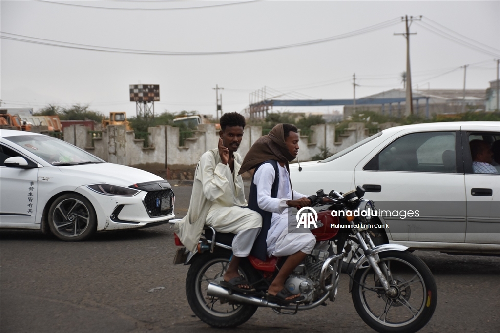 Port Sudan’da hayat tüm zorluklara rağmen sürüyor