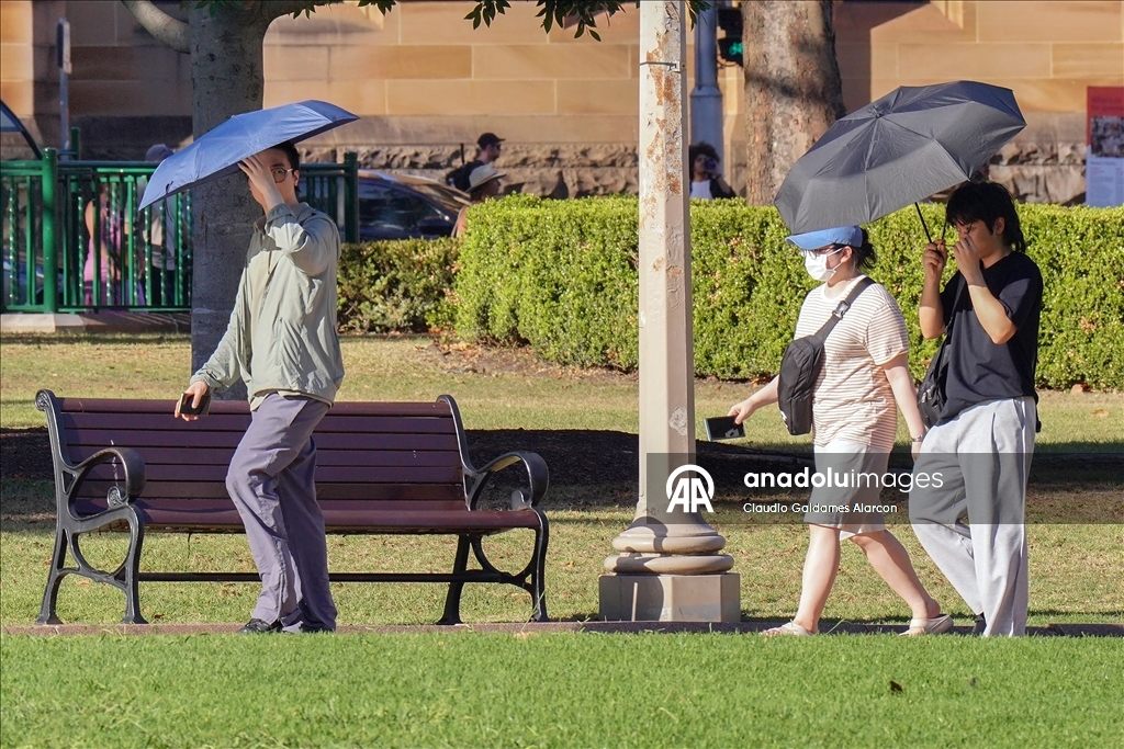 Sıcak hava dalgası Sidney’de plajlarda yoğunluk oluşturdu