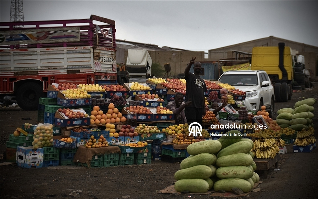 Port Sudan’da hayat tüm zorluklara rağmen sürüyor