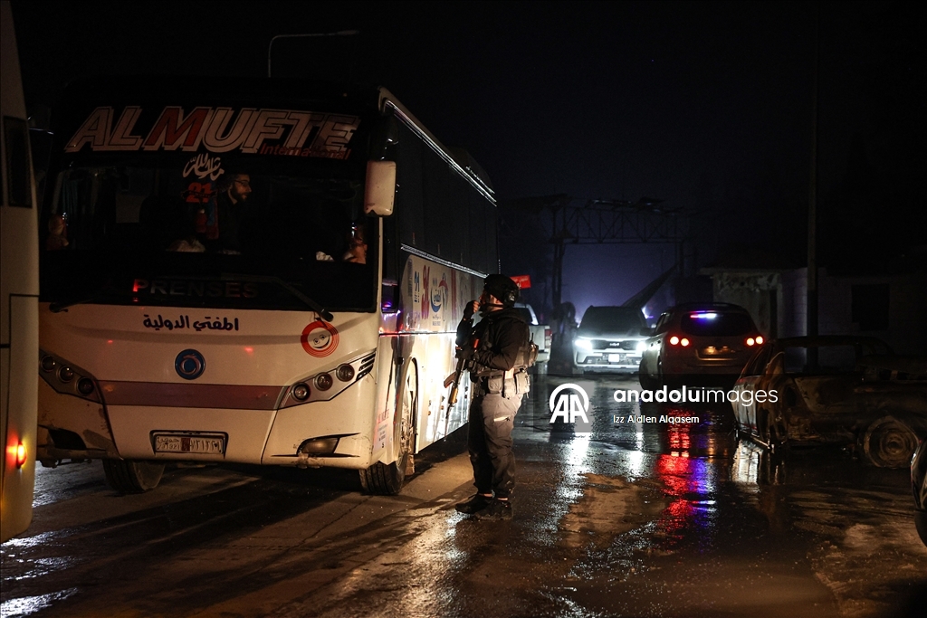Последняя группа боевиков «СДС» в Алеппо эвакуируется за пределы города
