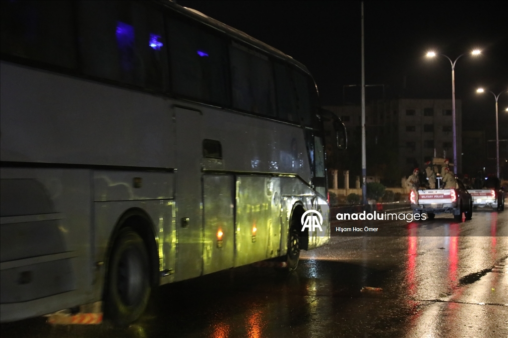 Halep'teki terör örgütü YPG/SDG'li son grup şehrin dışına tahliye ediliyor