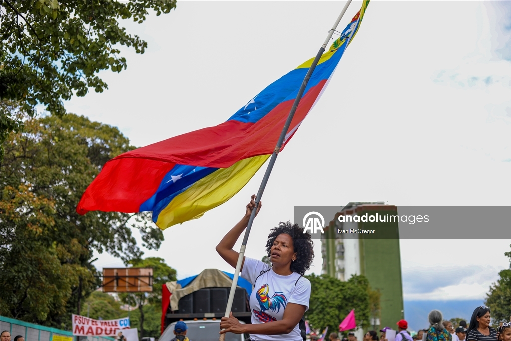 В Венесуэле прошли массовые марши в поддержку Мадуро