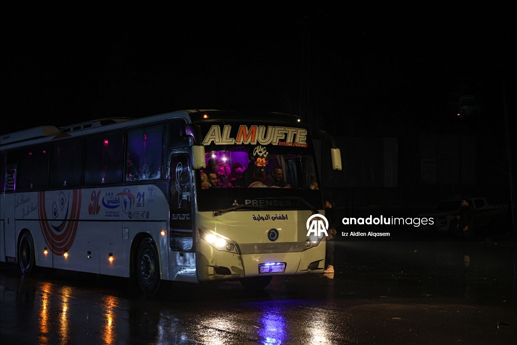 Последняя группа боевиков «СДС» в Алеппо эвакуируется за пределы города