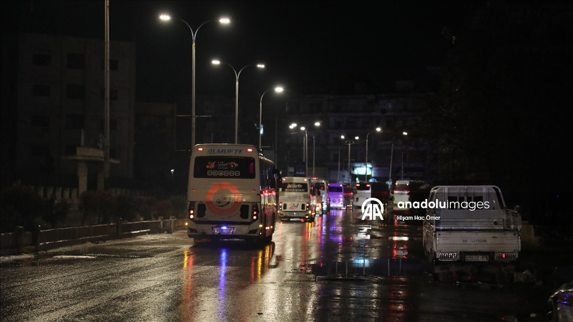 Halep'teki terör örgütü YPG/SDG'li son grup şehrin dışına tahliye ediliyor