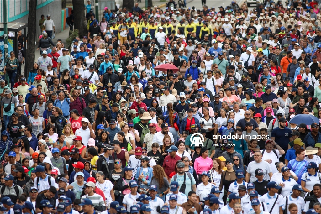 В Венесуэле прошли массовые марши в поддержку Мадуро