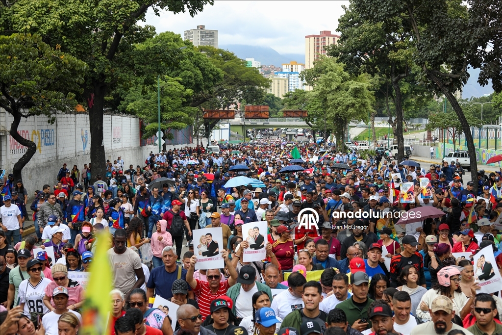 В Венесуэле прошли массовые марши в поддержку Мадуро