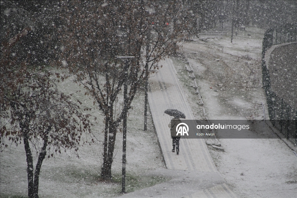 Ankara'da kar yağışı