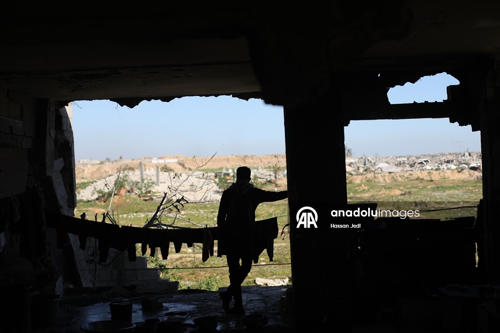 Gazze’de sert hava koşulları, yerinden edilenlerin yaşamını zorlaştırıyor