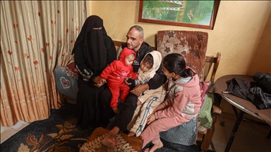 İsrail saldırısında görme yetisini kaybeden Ahmed Hırzullah, yaşam mücadelesi veriyor