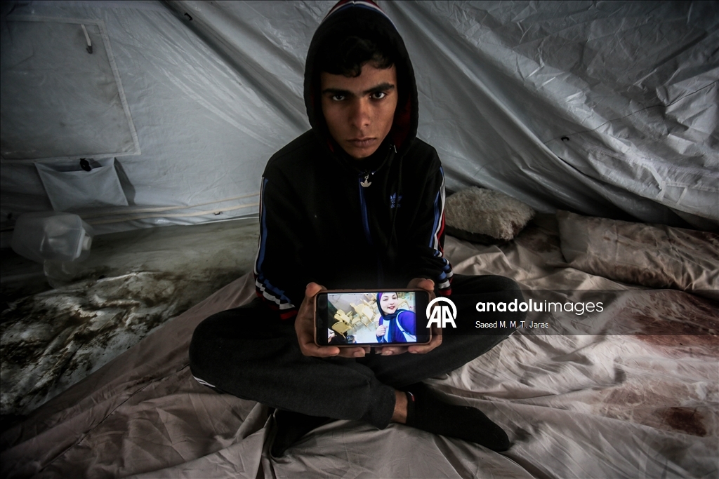 غزة.. صدمة تحاصر فلسطينيا فقد زوجته بعد يومين من الزفاف