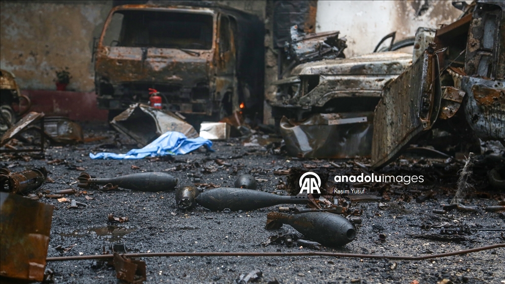 AA, Şeyh Maksud’da terör örgütü YPG/SDG’ye ait yanan askeri araçları görüntüledi