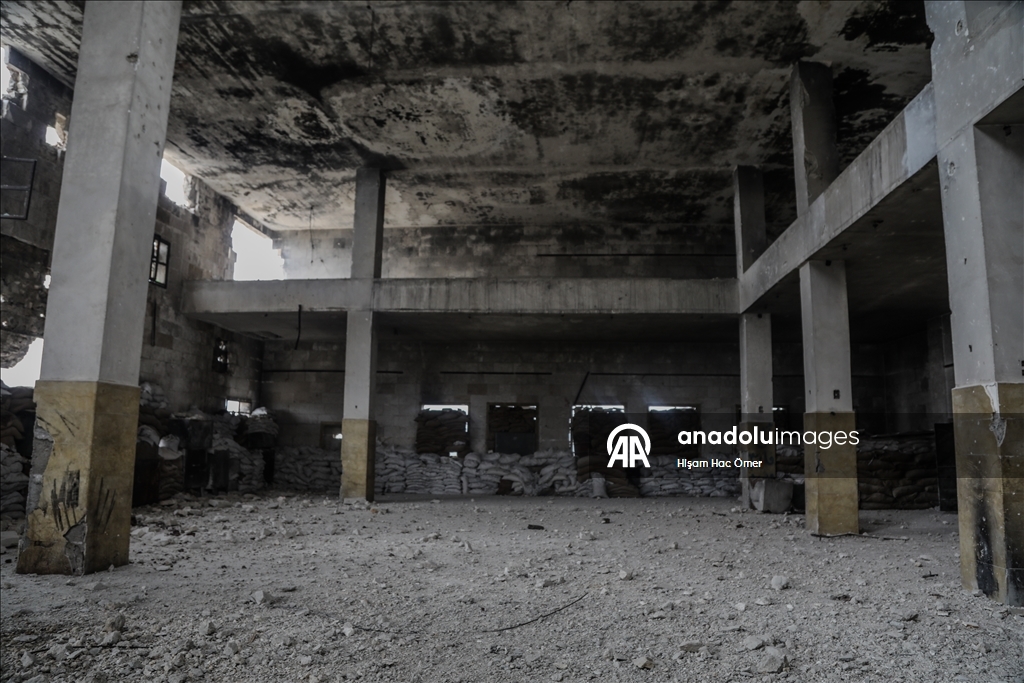 Terör örgütü YPG/SDG'nin Şeyh Maksud Mahallesi'nde askeri karargah olarak kullandığı cami görüntülendi