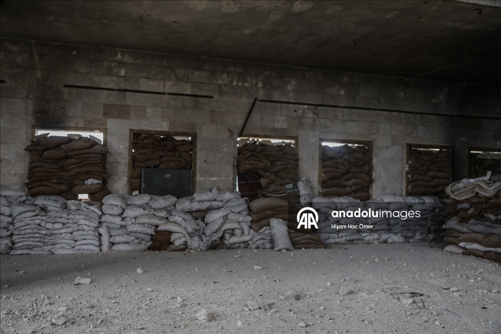 Terör örgütü YPG/SDG'nin Şeyh Maksud Mahallesi'nde askeri karargah olarak kullandığı cami görüntülendi