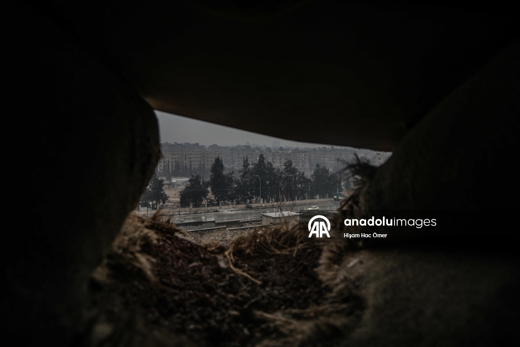 Terör örgütü YPG/SDG'nin Şeyh Maksud Mahallesi'nde askeri karargah olarak kullandığı cami görüntülendi