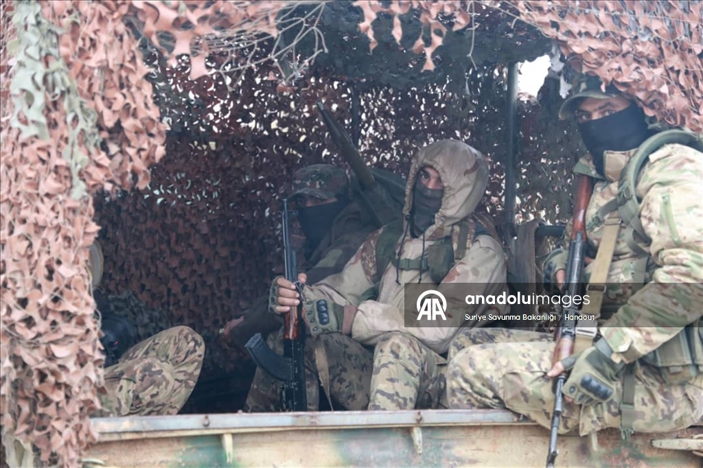 Suriye ordusu, Halep'in doğusundaki Meskene ve Deyr Hafir hattına takviye birlikler sevk etti