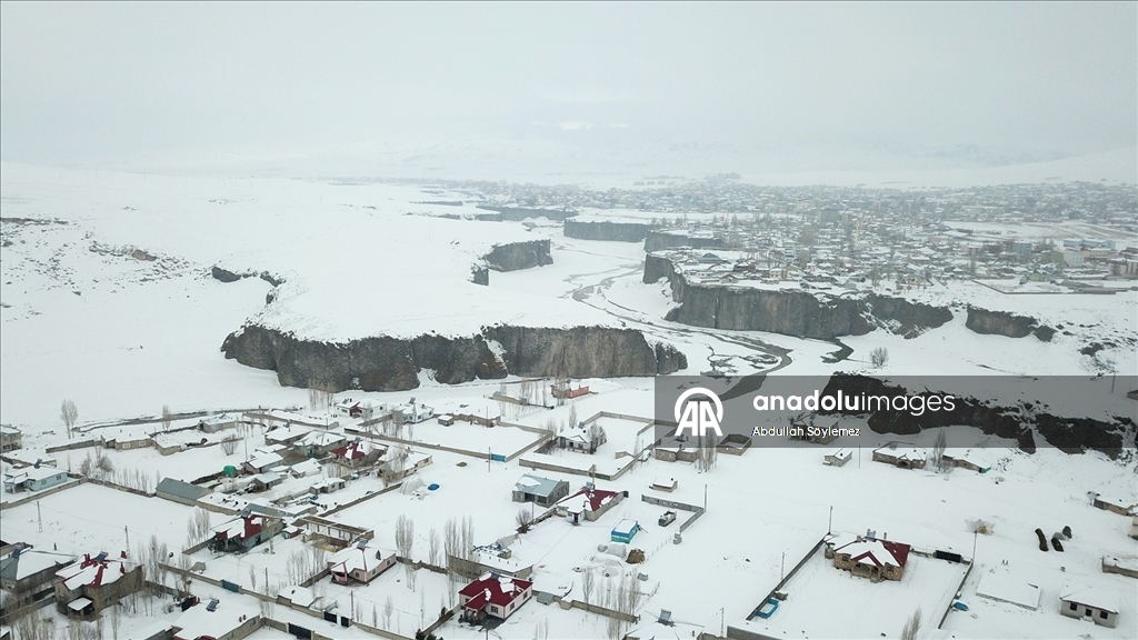 Beyaz örtüyle kaplanan doğa harikası Murat Kanyonu trekking sevenlerin rotasında