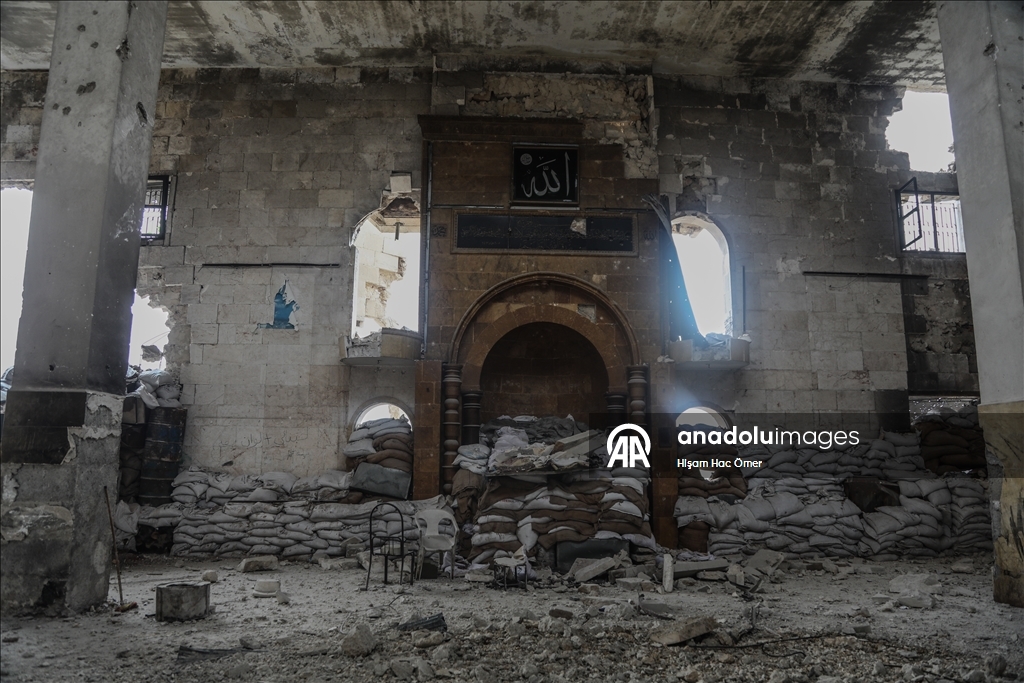 Terör örgütü YPG/SDG'nin Şeyh Maksud Mahallesi'nde askeri karargah olarak kullandığı cami görüntülendi