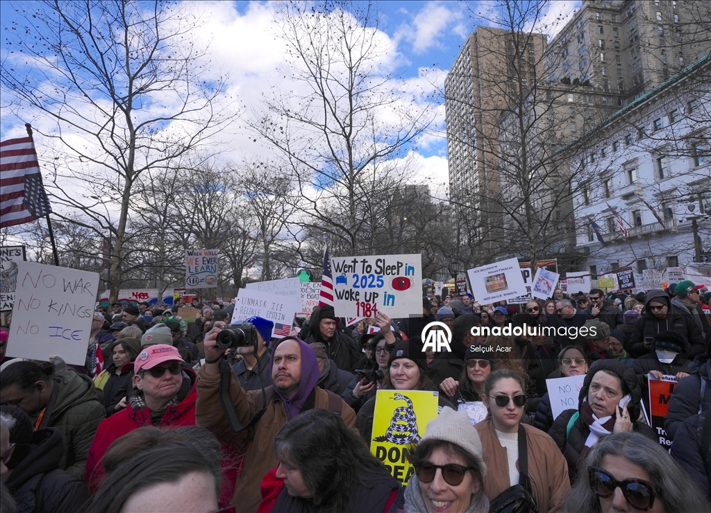 New York'ta ICE ve ABD'nin Venezuela'ya müdahalesi protesto edildi